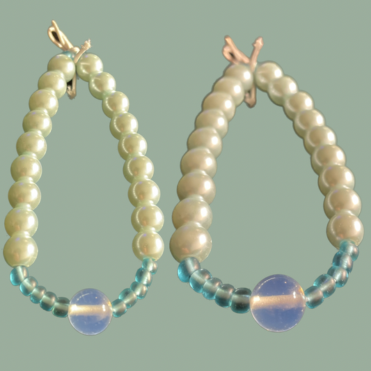 Pearl O bracelet